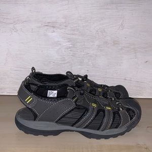 3/$25 Kids Airwalk Sandals Sz 5